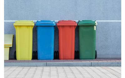 Bidoni raccolta differenziata 