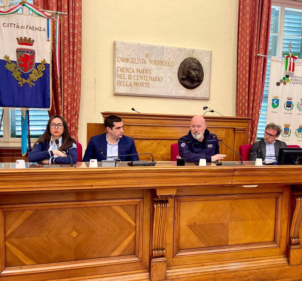  Conferenza stampa a Faenza a seguito del maltempo