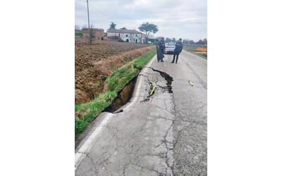 Dissesto carreggiata SP 25