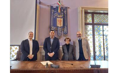Immagine: firma protocollo intesa istruzione imprenditoria