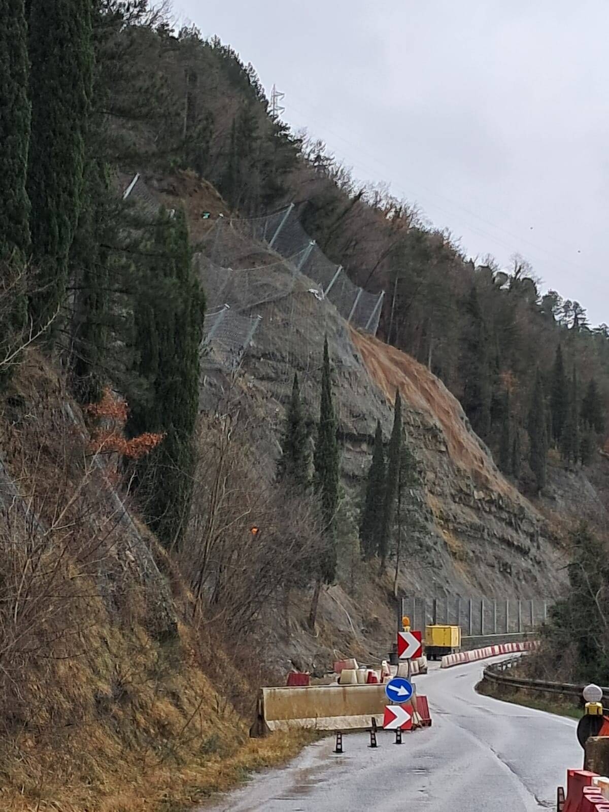 Strada, montagna, Frana 