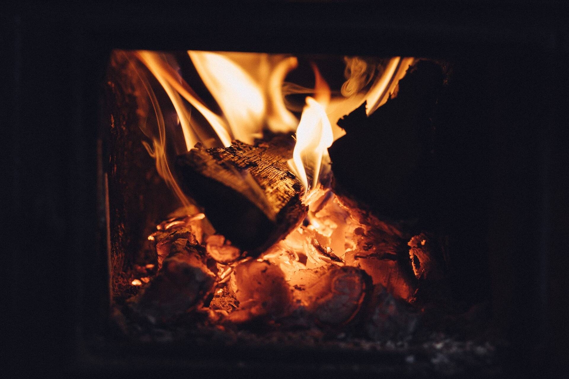 Fuoco, camino, legna