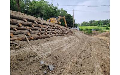 Muro di sostegno in legno a graticcio