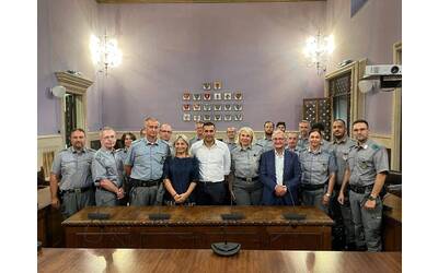 Gruppo Polizia Provinciale con Presidente, Prefetto e Dirigente