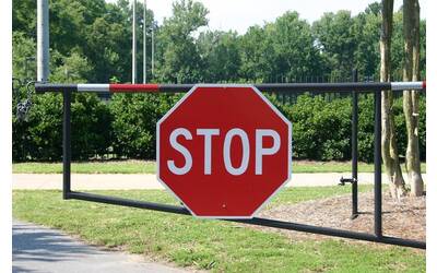 Segnaletica divieto, STOP